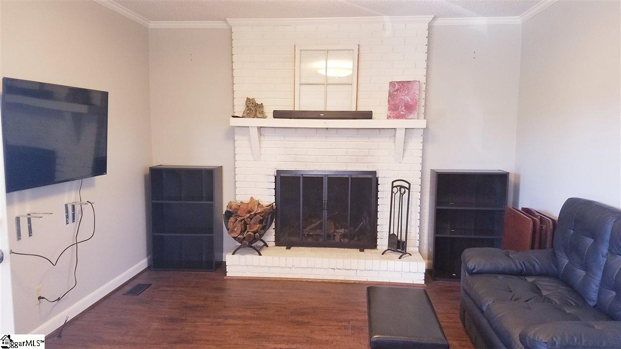 404 Syphrit Road Wellford, SC 29385 - Photo 3 of 22 Gallery Image 3