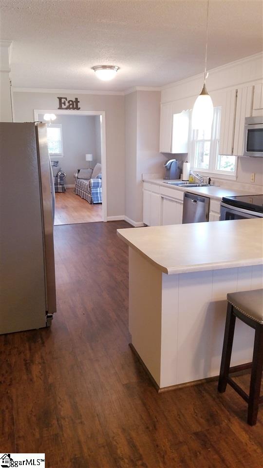 404 Syphrit Road Wellford, SC 29385 - Photo 5 of 22 Gallery Image 5