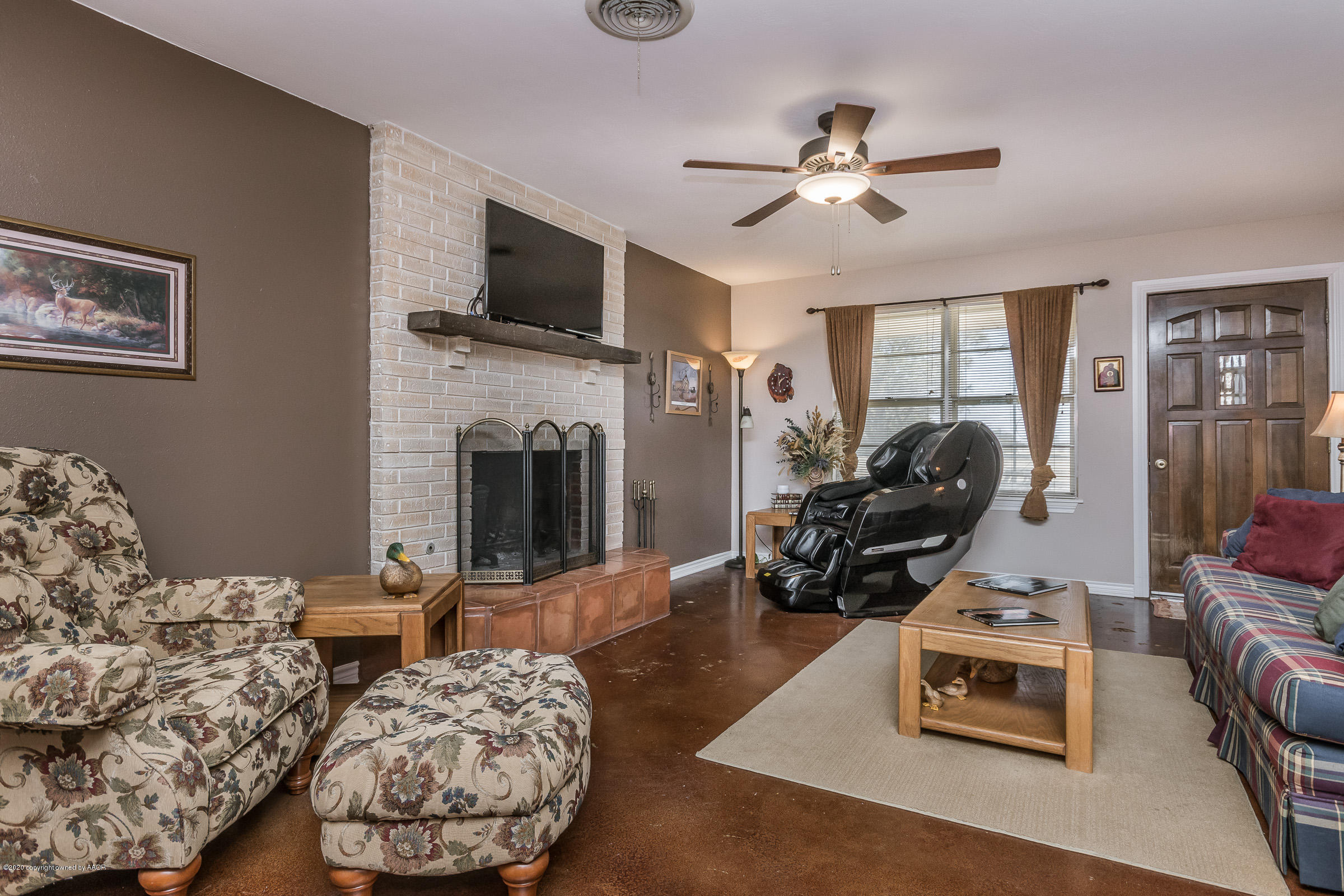 5055 White Fence Road Canyon, TX 79015 - Photo 3 of 29 Living Room