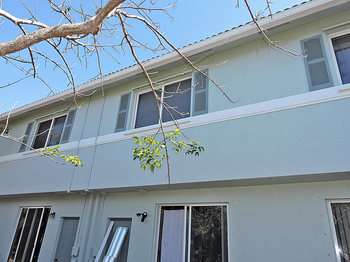 1986 Alamanda Way Riviera Beach, FL 33404 - Photo 25 of 49 a view of an outdoor space