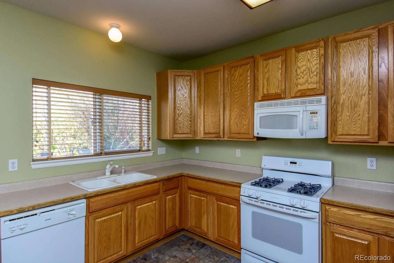 8452 South Reed Street Littleton, CO 80128 - Photo 8 of 35 Gallery Image 8
