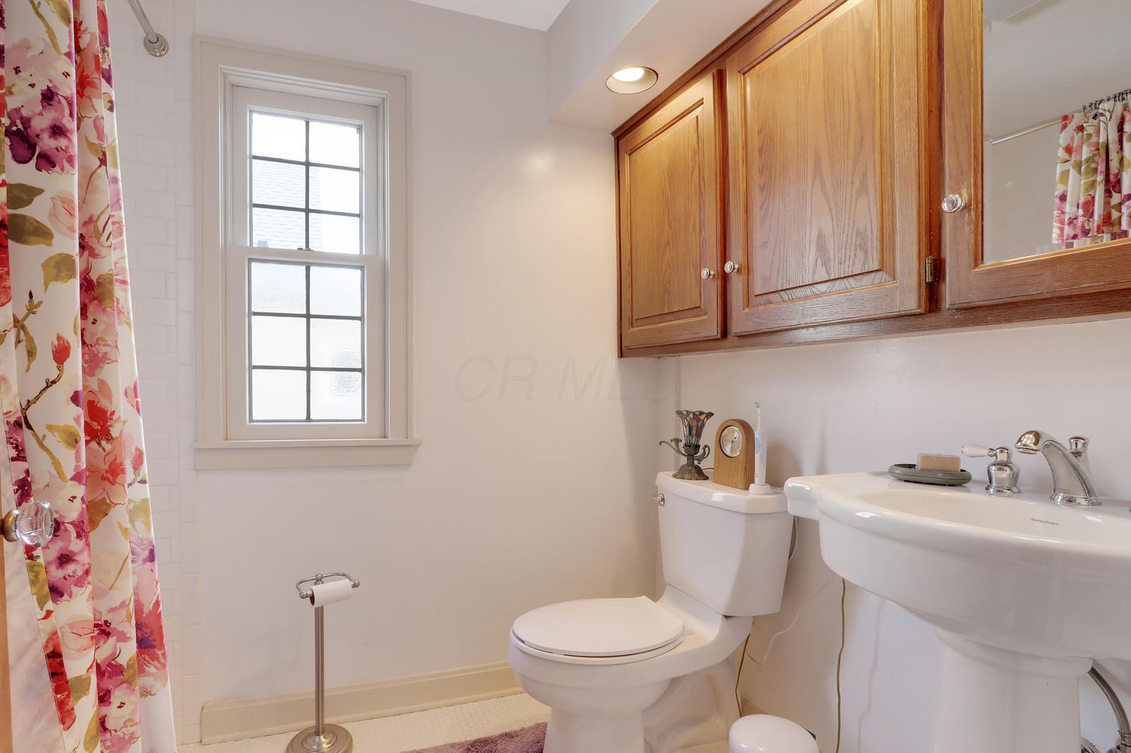 1094 Lincoln Road Columbus, OH 43212 - Photo 24 of 34