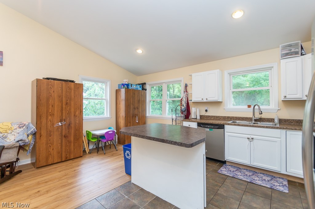 1609 Ivydale Road Cleveland, OH 44118 - Photo 8 of 32
