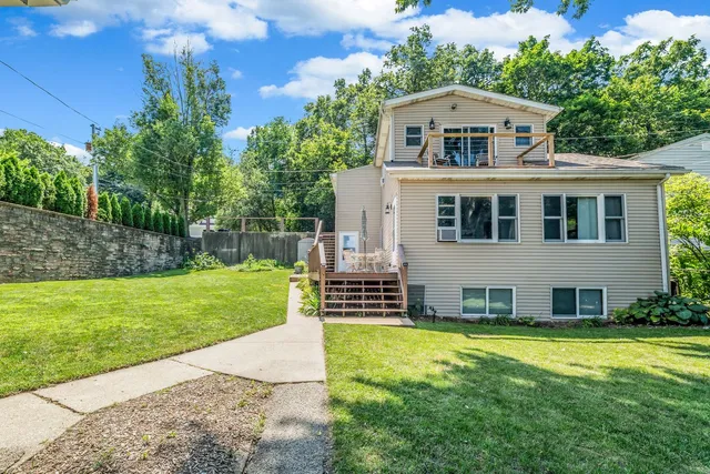 $875,000 | 4018 Pitzen Road, Johnsburg, IL 60051