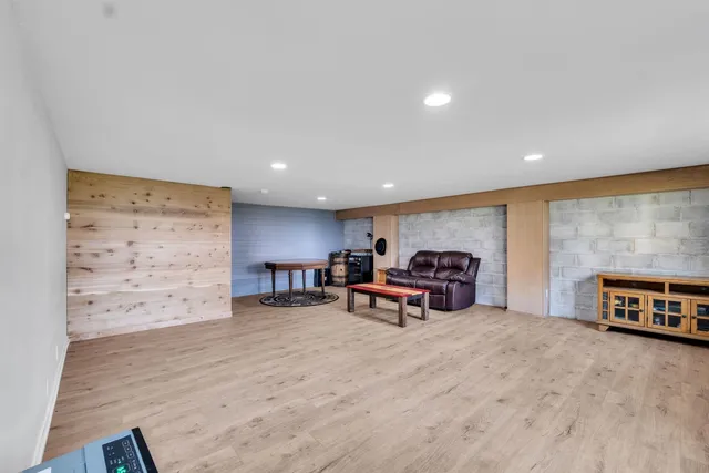 $875,000 | 4018 Pitzen Road, Johnsburg, IL 60051