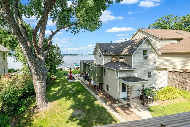 $875,000 | 4018 Pitzen Road, Johnsburg, IL 60051