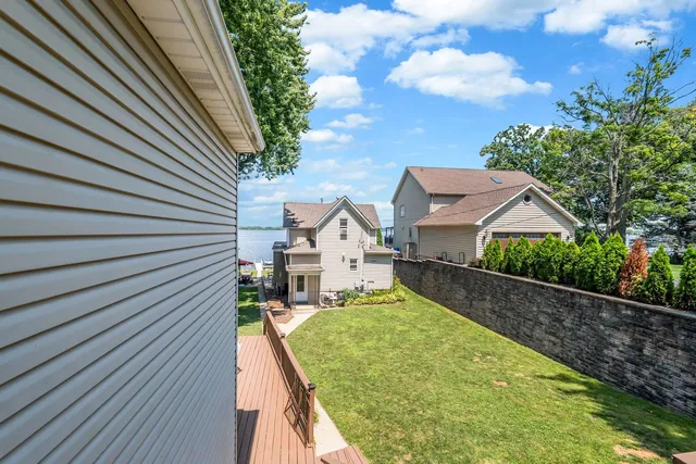 $875,000 | 4018 Pitzen Road, Johnsburg, IL 60051