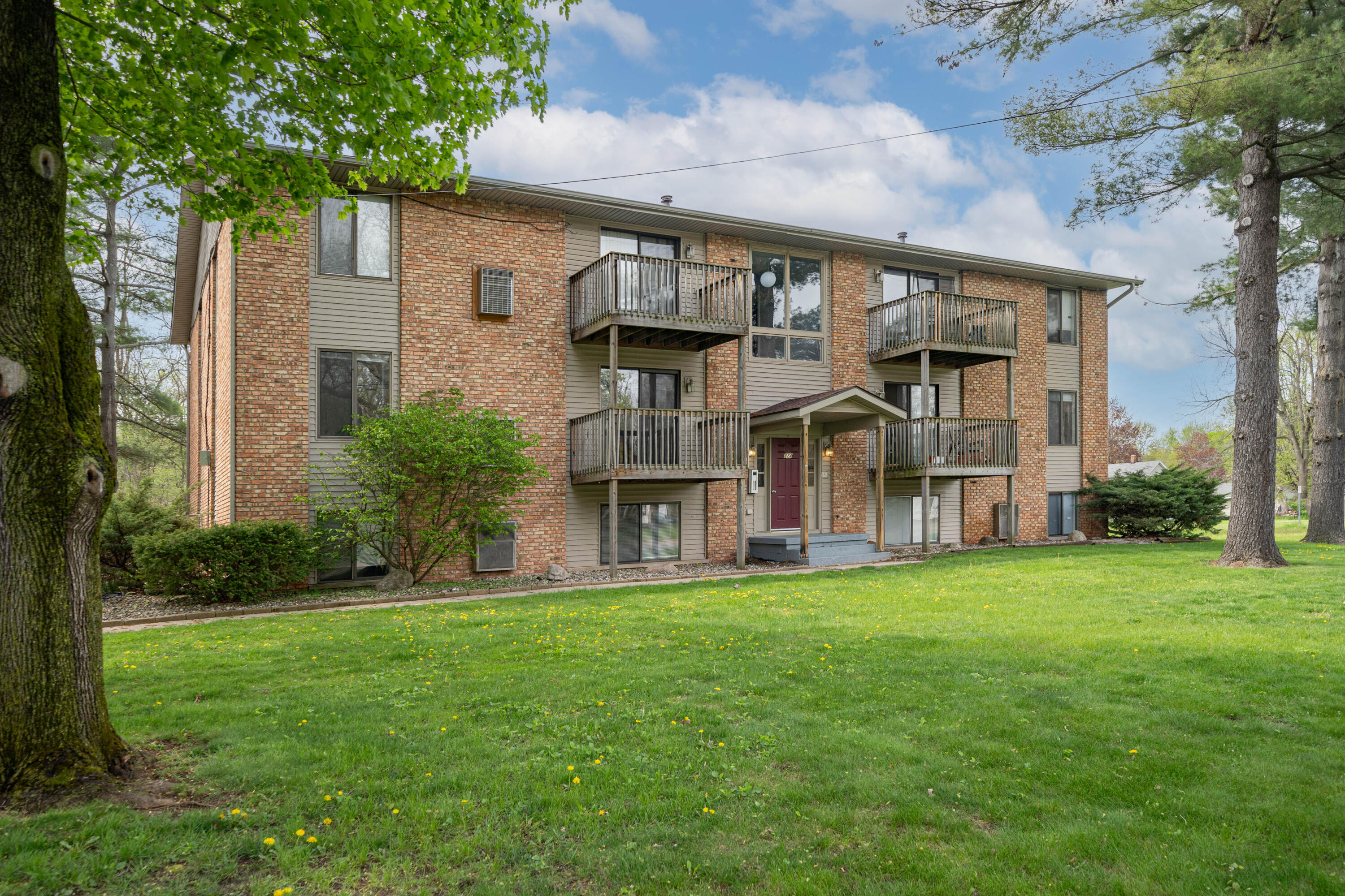 374 Riverside Drive, Unit 7 Battle Creek, MI 49015 - Photo 10 of 10 374 Riverside Dr #7 (9 of 10)