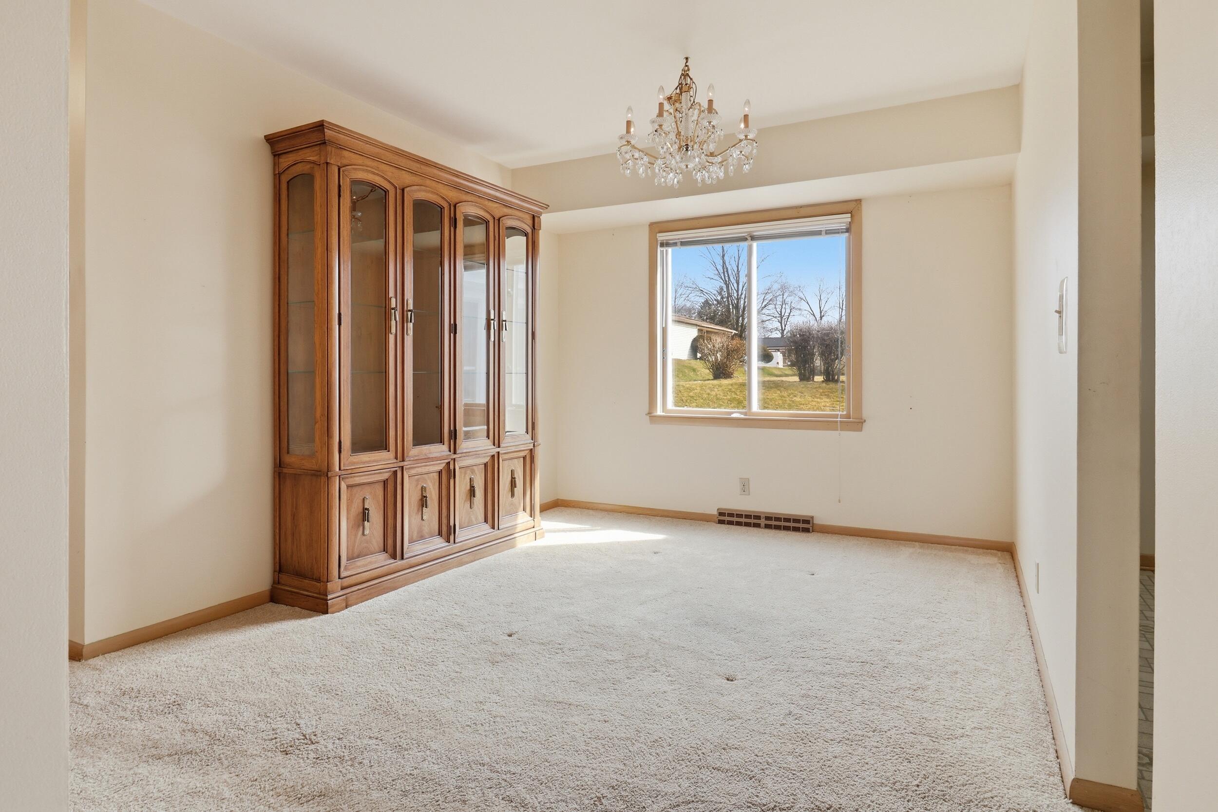 5222 Mead Road Greendale, WI 53129 - Photo 4 of 26 8_img_3343