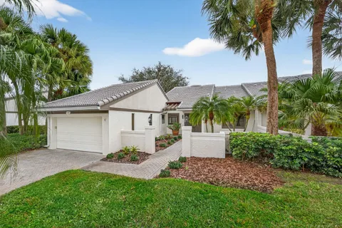 $749,900 | 6 Clubhouse Lane, Boynton Beach, FL 33436