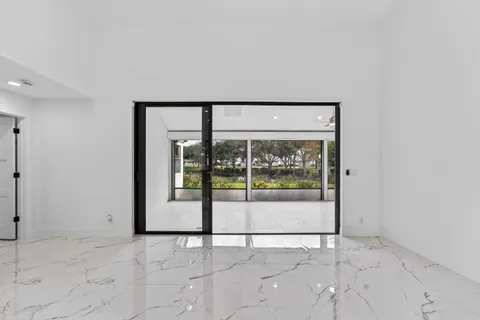 $749,900 | 6 Clubhouse Lane, Boynton Beach, FL 33436