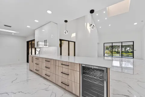 $749,900 | 6 Clubhouse Lane, Boynton Beach, FL 33436