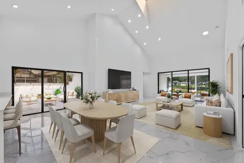 $749,900 | 6 Clubhouse Lane, Boynton Beach, FL 33436