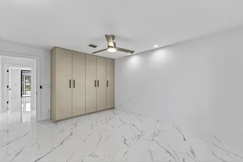 $749,900 | 6 Clubhouse Lane, Boynton Beach, FL 33436