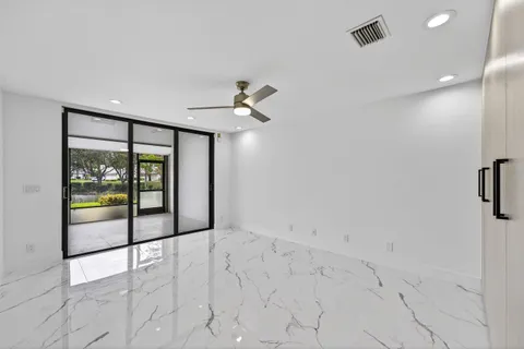 $749,900 | 6 Clubhouse Lane, Boynton Beach, FL 33436