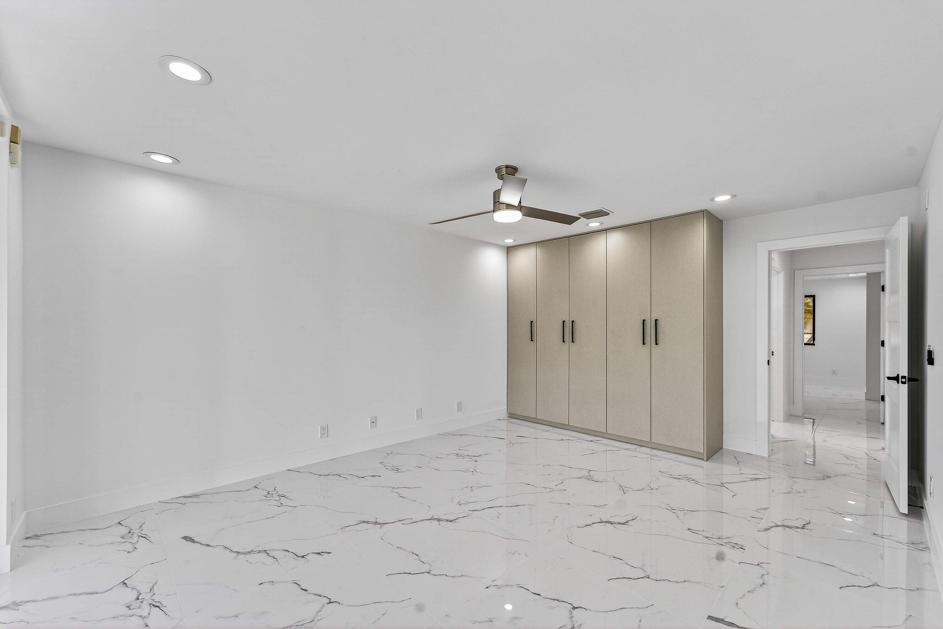 6 Clubhouse Lane Boynton Beach, FL 33436 - Photo 37 of 76 a view of an empty room