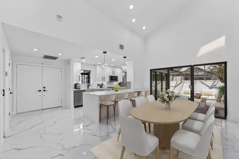 $749,900 | 6 Clubhouse Lane, Boynton Beach, FL 33436