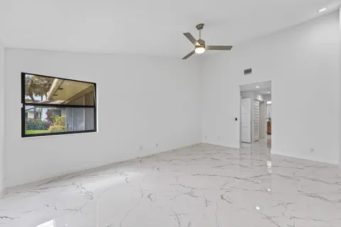 $749,900 | 6 Clubhouse Lane, Boynton Beach, FL 33436