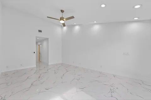 $749,900 | 6 Clubhouse Lane, Boynton Beach, FL 33436