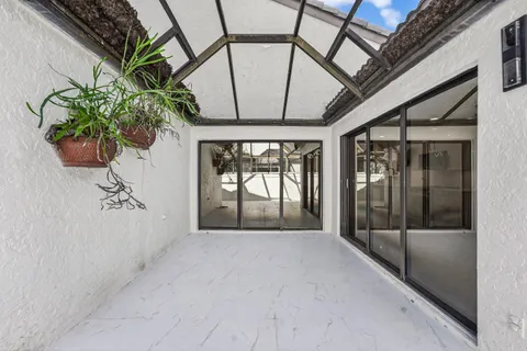 $749,900 | 6 Clubhouse Lane, Boynton Beach, FL 33436