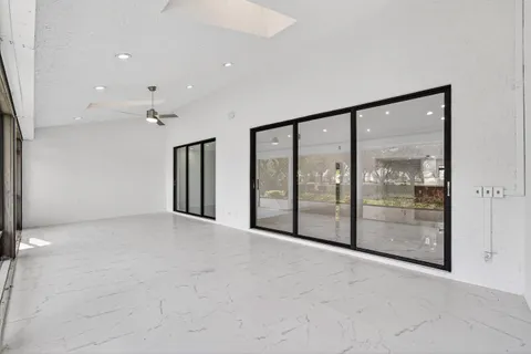 $749,900 | 6 Clubhouse Lane, Boynton Beach, FL 33436