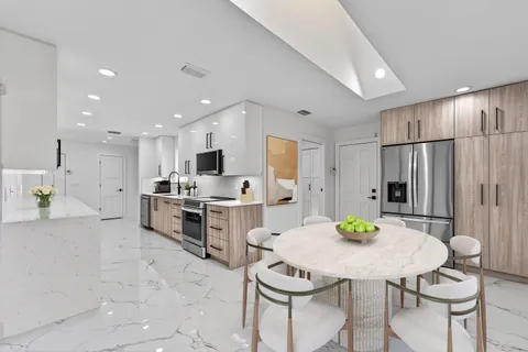 $749,900 | 6 Clubhouse Lane, Boynton Beach, FL 33436