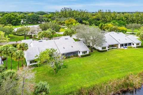 $749,900 | 6 Clubhouse Lane, Boynton Beach, FL 33436
