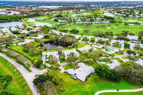 $749,900 | 6 Clubhouse Lane, Boynton Beach, FL 33436