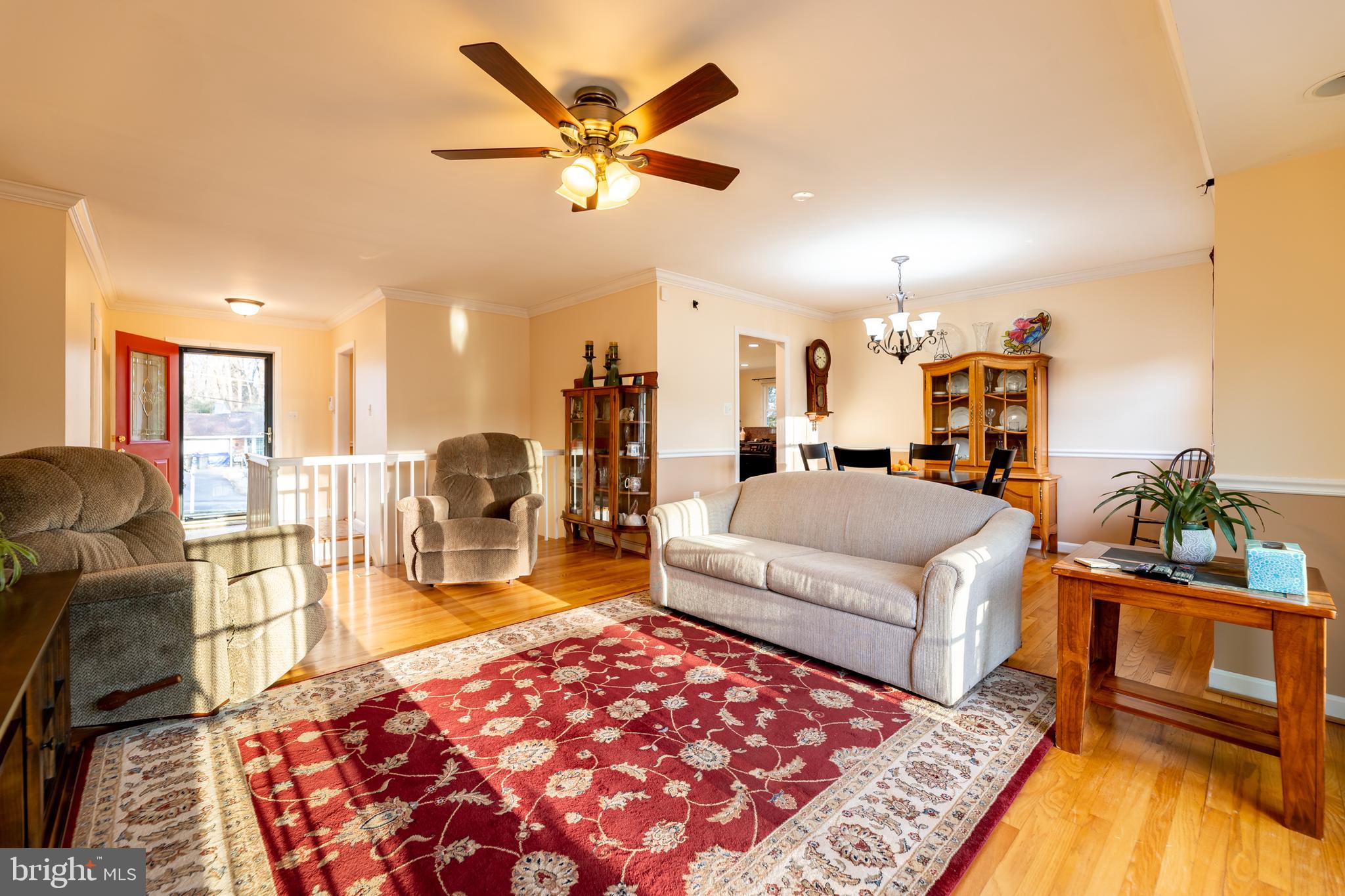 14712 Harold Road Silver Spring, MD 20905 - Photo 15 of 37 Living Room