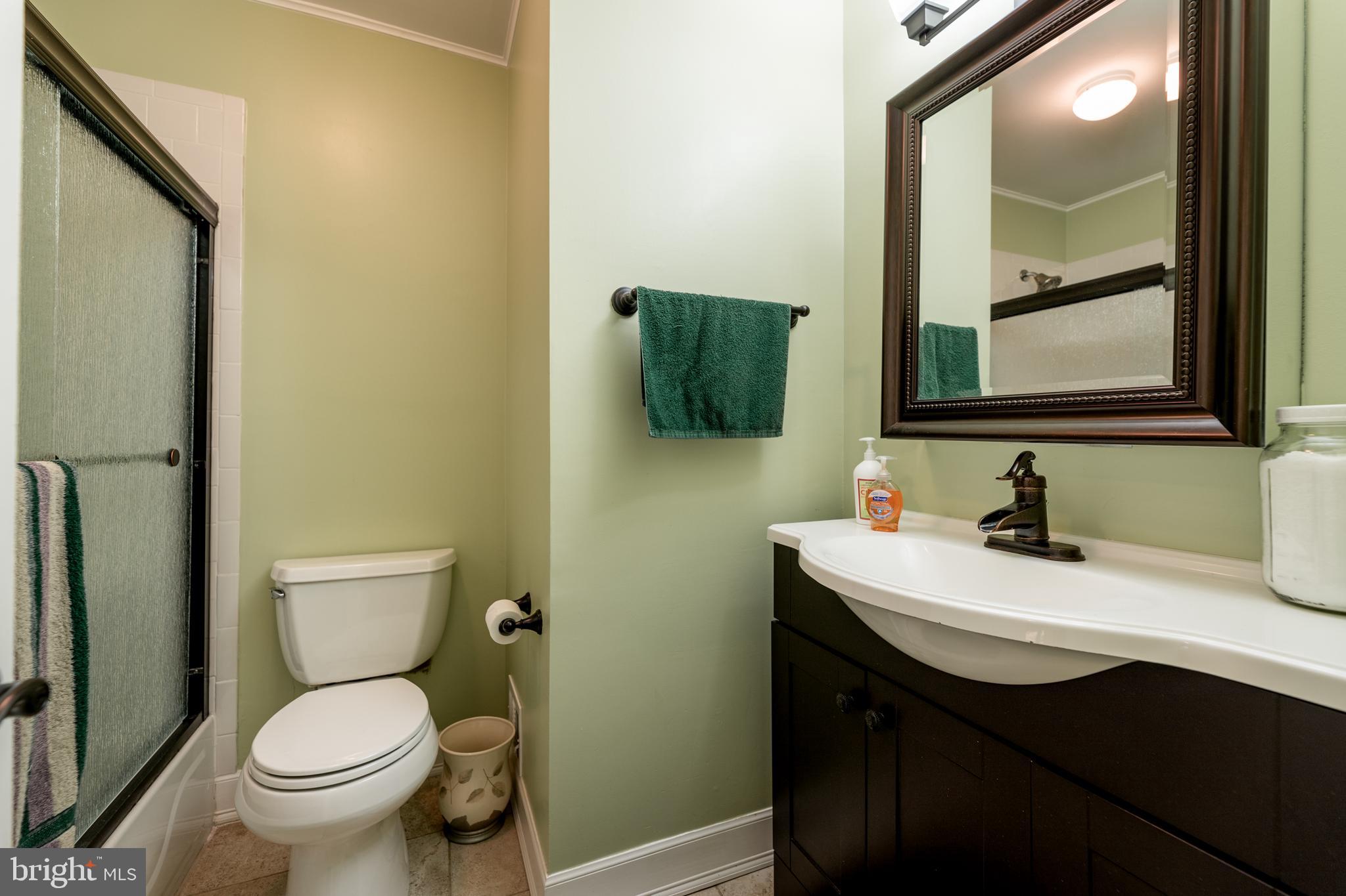 14712 Harold Road Silver Spring, MD 20905 - Photo 21 of 37 Hall Bathroom