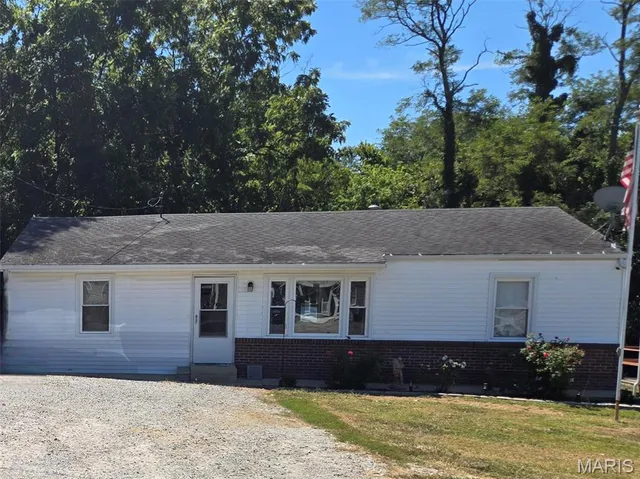 $130,000 | 1310 West Madison Street, Vandalia, IL 62471