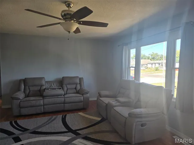 $130,000 | 1310 West Madison Street, Vandalia, IL 62471