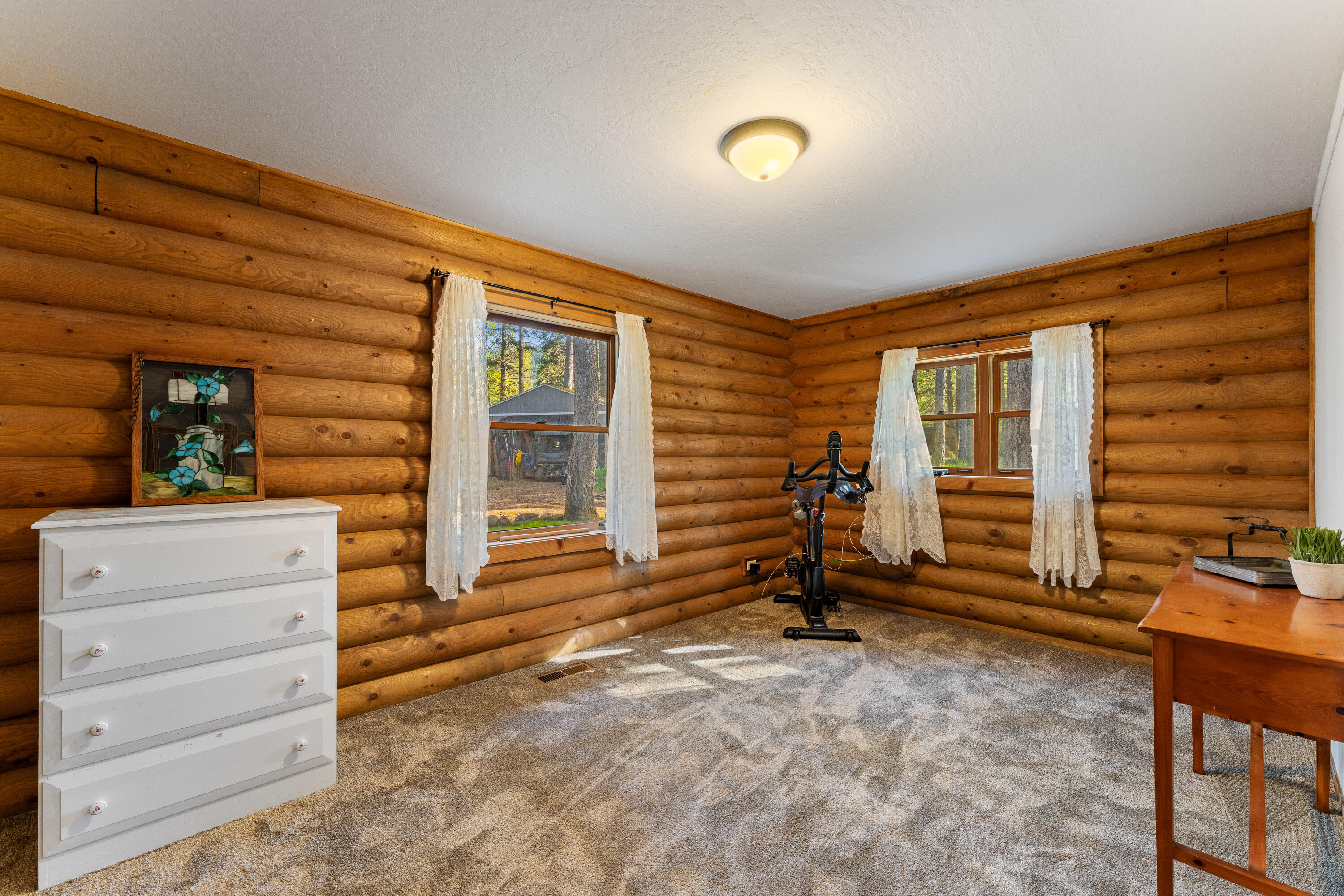 1201 Reeves Creek Road Selma, OR 97538 - Photo 18 of 38 a view of room with closet