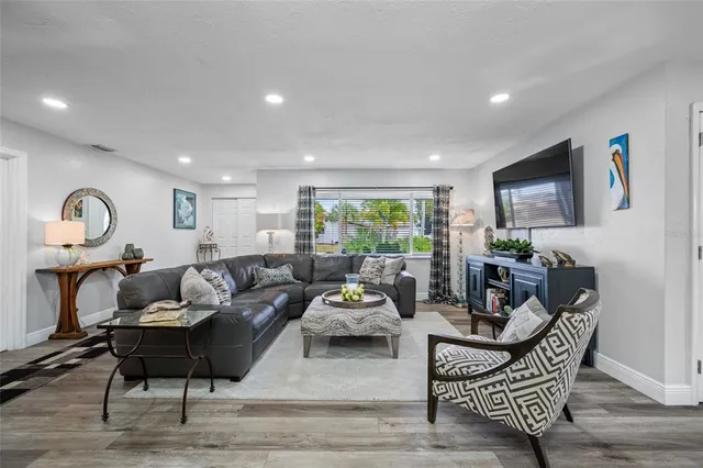 $655,000 | 6377 15th Street South, St. Petersburg, FL 33705