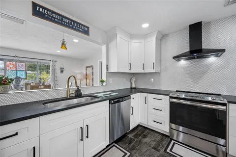 $655,000 | 6377 15th Street South, St. Petersburg, FL 33705