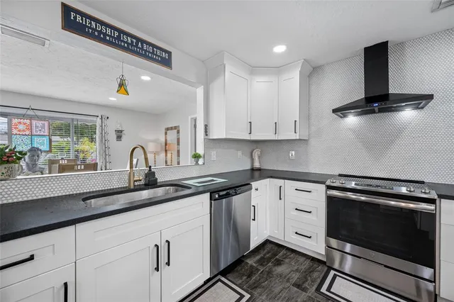 $655,000 | 6377 15th Street South, St. Petersburg, FL 33705