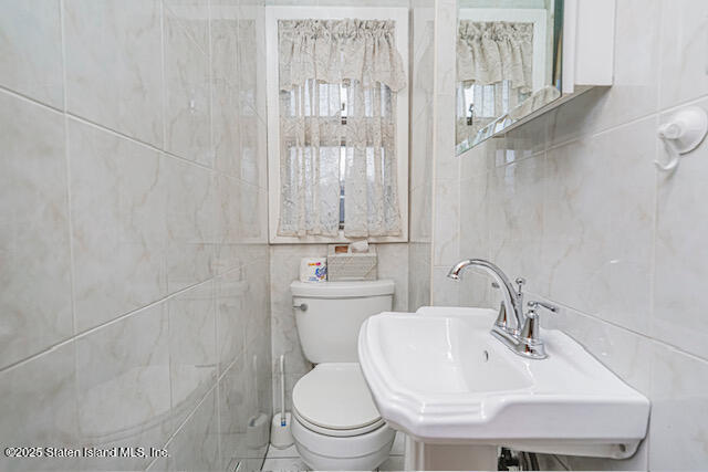 147 Lyndale Avenue Staten Island, NY 10312 - Photo 16 of 23 thumbnail_image7