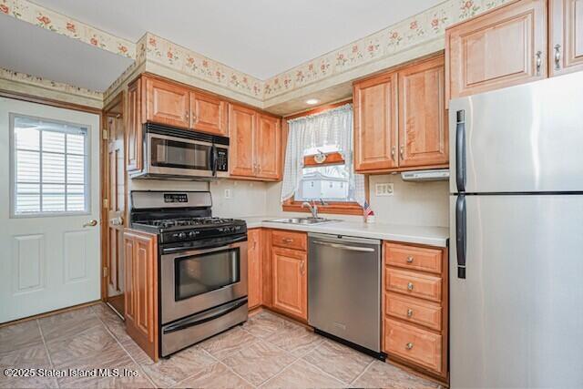 147 Lyndale Avenue Staten Island, NY 10312 - Photo 8 of 23 thumbnail_image10