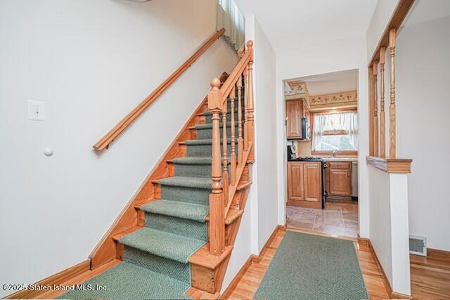 147 Lyndale Avenue Staten Island, NY 10312 - Photo 10 of 23 thumbnail_image17