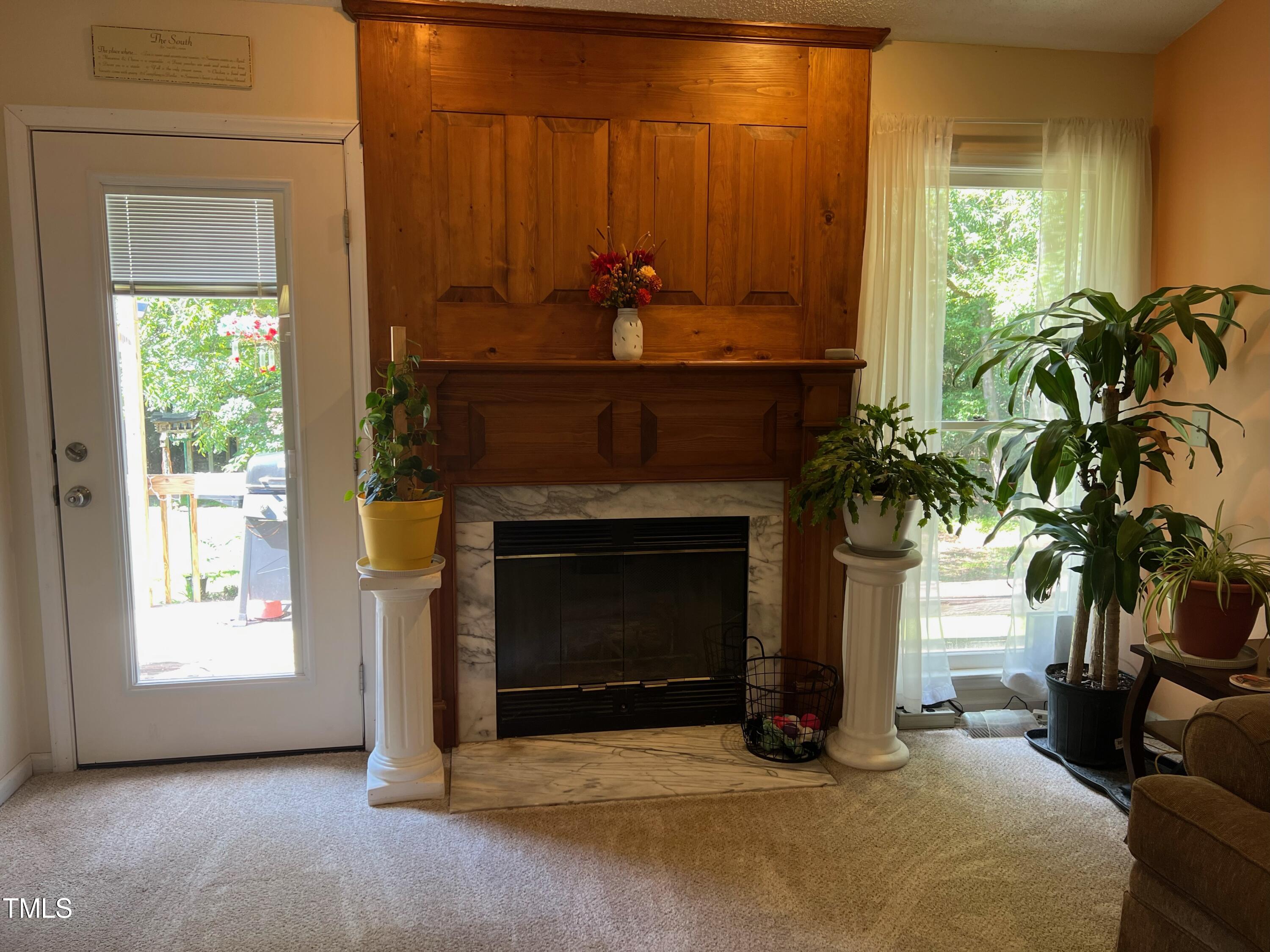 7613 Secluded Acres Road Apex, NC 27523 - Photo 12 of 18 Livingroom