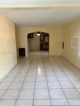$2,400 | 11108 Peachtree Drive, Unit 1, Miami, FL 33161