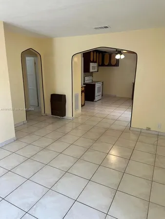 $2,400 | 11108 Peachtree Drive, Unit 1, Miami, FL 33161