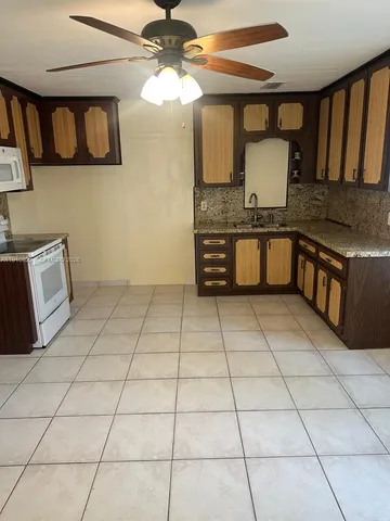 $2,500 | 11108 Peachtree Drive, Unit 1, Miami, FL 33161