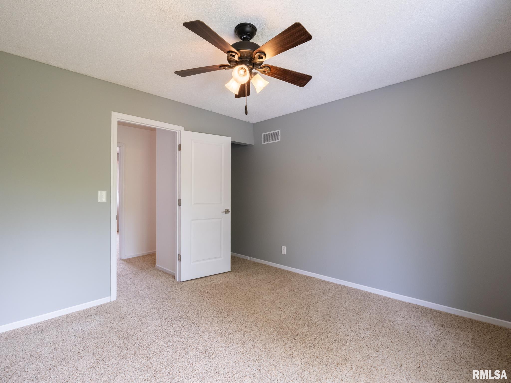 6607 North Camelot Road Peoria, IL 61615 - Photo 35 of 75