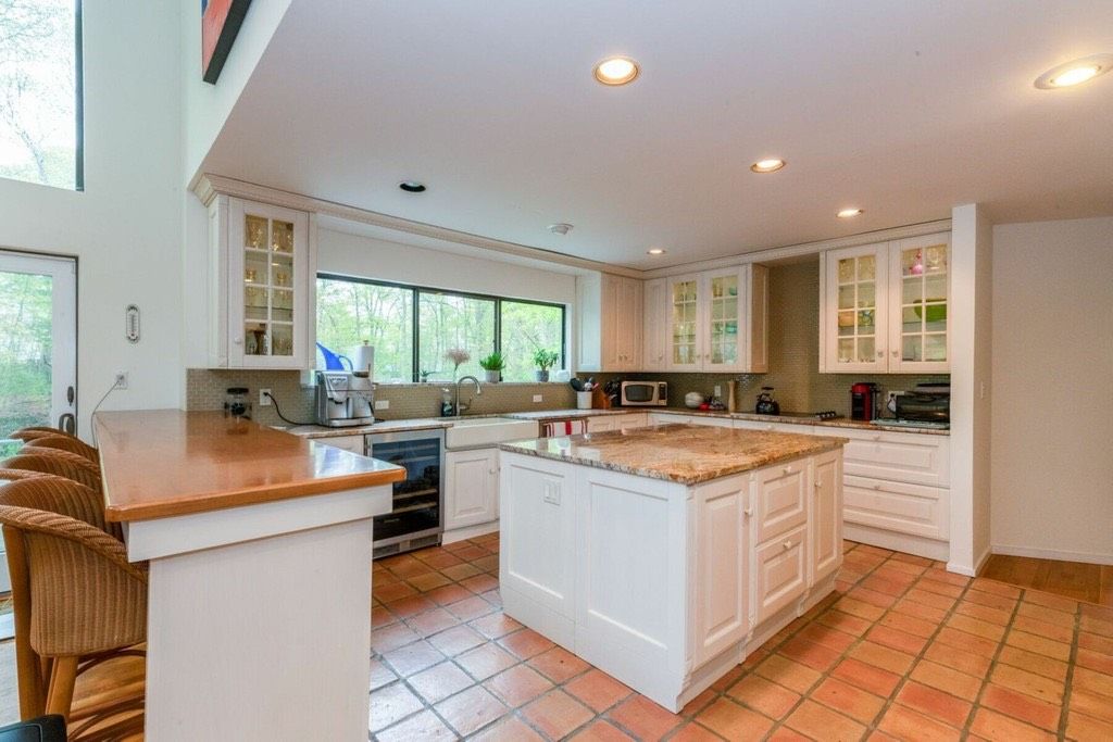 72 Sea Farm Lane, Bridgehampton, NY 11932 Compass