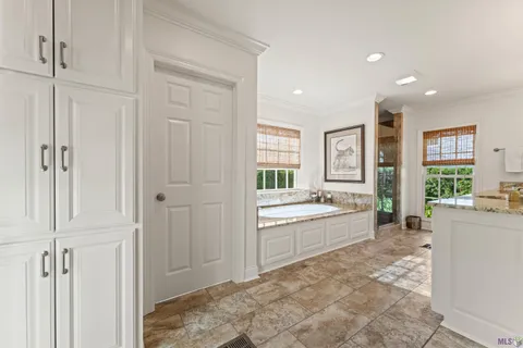 $1,595,000 | 3147 East Lakeshore Drive, Baton Rouge, LA 70808