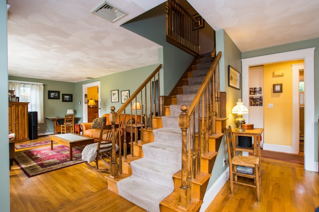 328 Florence Road Waltham, MA 02453 - Photo 5 of 25