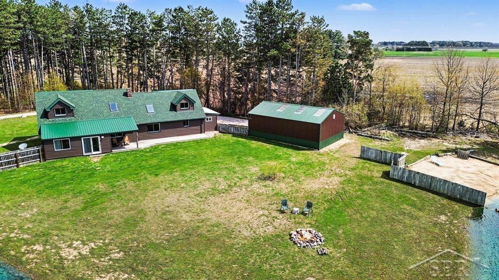 15251 Geddes Road Hemlock, MI 48626 - Photo 5 of 41