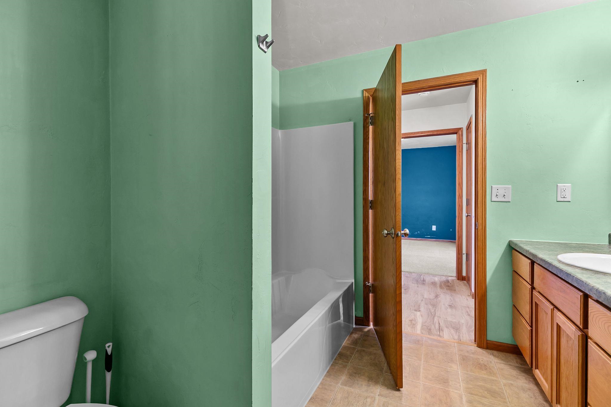 112 Broad Street Oshkosh, WI 54901 - Photo 14 of 19