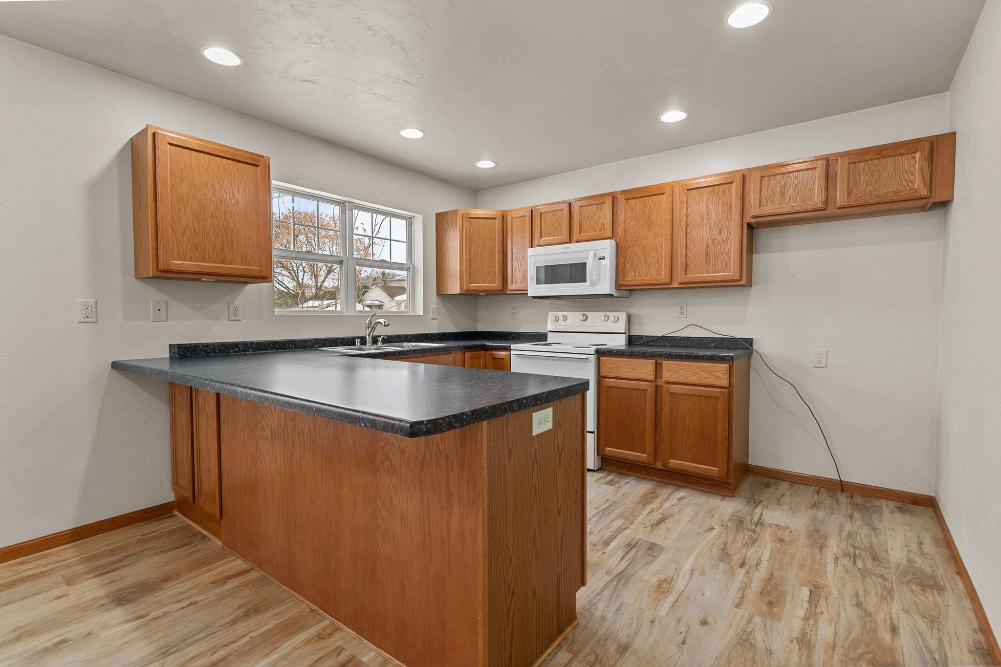 112 Broad Street Oshkosh, WI 54901 - Photo 4 of 19